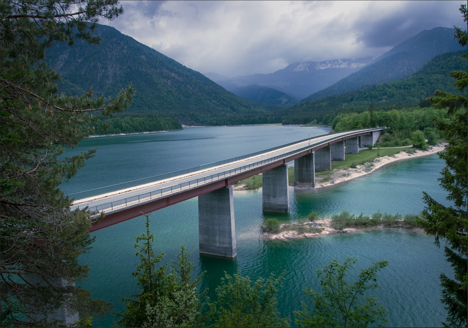 The winding Bridge